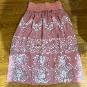 PINK LACE SKIRT SIZE MEDIUM